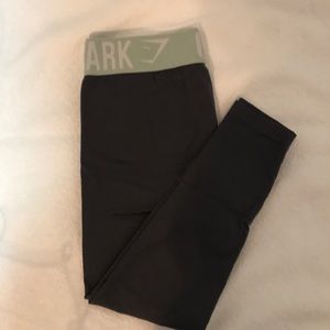Gymshark fit leggings cropped